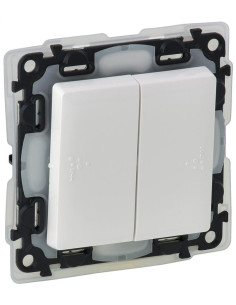 Legrand Сериен девиаторен ключ IP44 цвят бяло Valena Life - 752158 - Цена | LEDs4economy