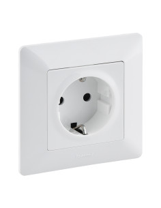 Legrand 755740 Контакт Valena Life с рамка 2P+E Schuko 16A, авт. клеми, бял, - 755740 - Цена | LEDs4economy 2