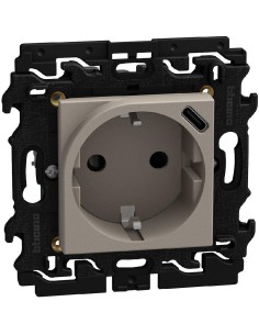 Bticino Контакт ШУКО 2P+E 16A + USB тип C 1.5A 7.5W с носеща рамка 2 мод. цвят Камък Light Now Bticino YG4141USB - Цена | LEDs4e